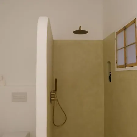 Bini Aumaia אס מרקדל