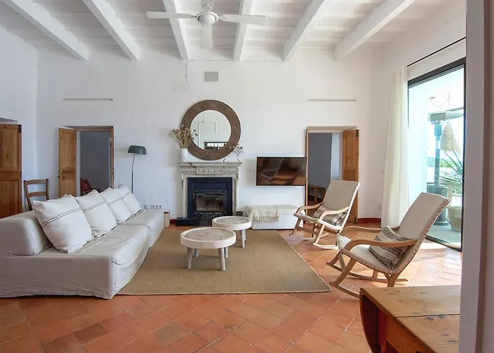 בית כפרי Bini Aumaia *